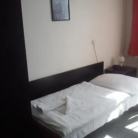 Pyramida Hotell