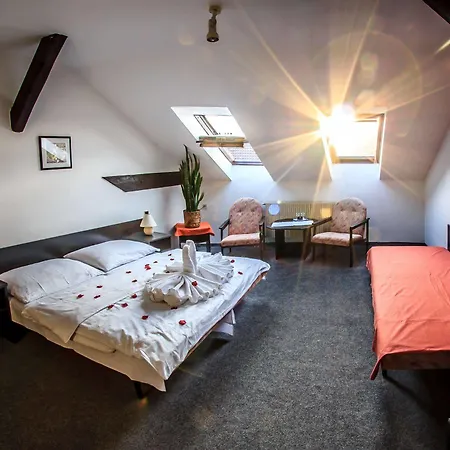 Pyramida Hotell 2*